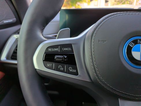 Used 2025 BMW X5 xDrive50e w/ M Sport Package AWD/4WD image 23