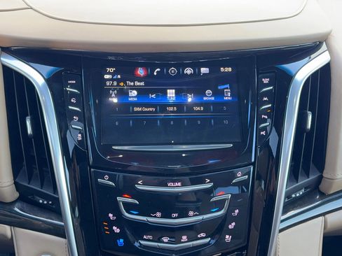 Used 2020 Cadillac Escalade ESV Platinum image 33