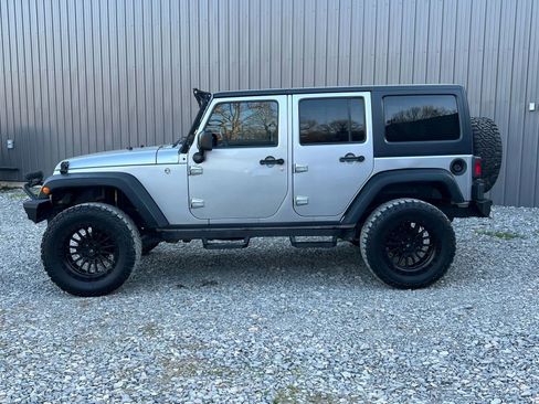 Used 2018 Jeep Wrangler Unlimited Sport S image 2