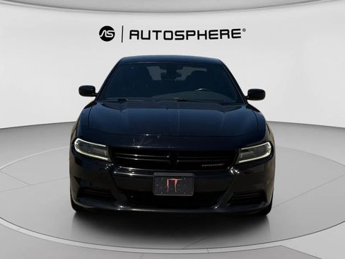 Used 2018 Dodge Charger SXT w/ Blacktop Package image 2