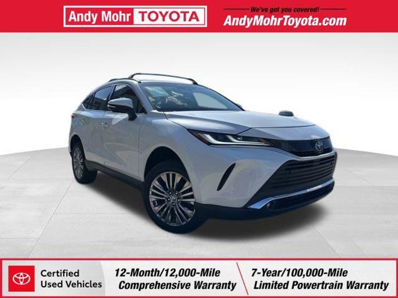 Certified 2023 Toyota Venza XLE image 1