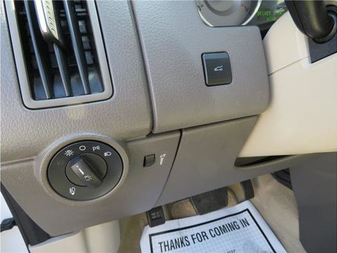 Used 2010 Ford Edge Limited image 31