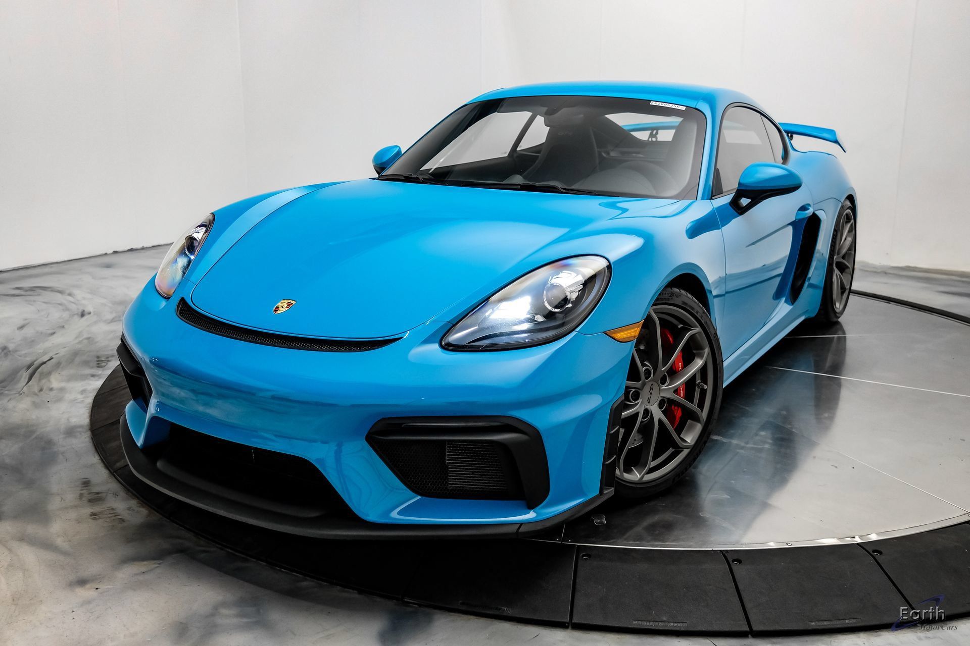 Used 2020 Porsche 718 Cayman GT4 RWD image 3