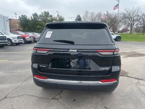 Certified 2024 Jeep Grand Cherokee Limited image 4
