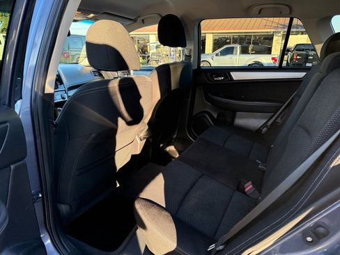 Used 2017 Subaru Outback 2.5i Premium image 14