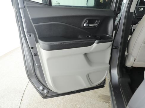 Used 2018 Honda Ridgeline RTL-E image 21