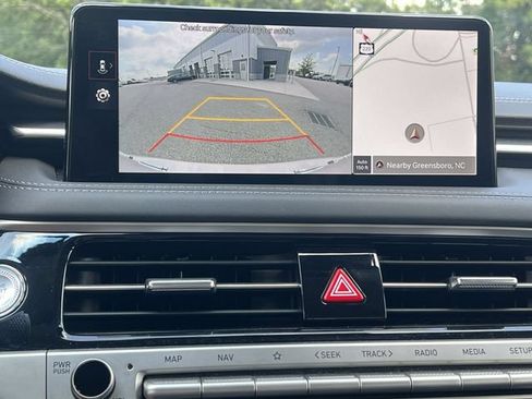 Used 2025 Genesis G70 2.5T RWD image 18