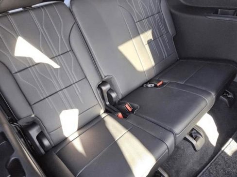 Used 2025 Buick Enclave Avenir w/ Super Cruise Package image 13