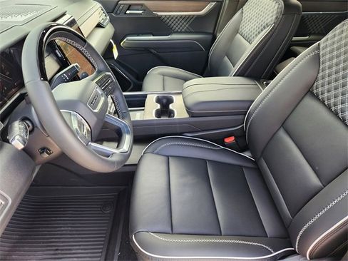 New 2026 GMC Acadia Denali image 9