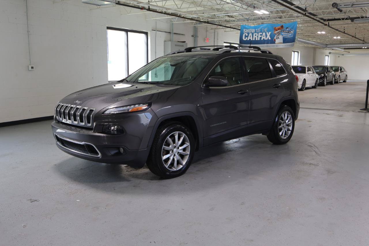 Used 2018 Jeep Cherokee Limited AWD/4WD image 3