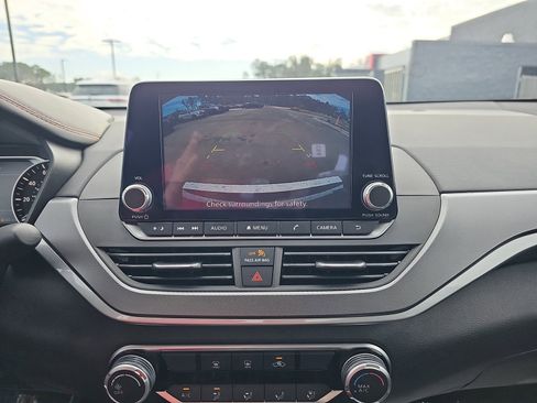 Used 2023 Nissan Altima 2.5 SR image 23