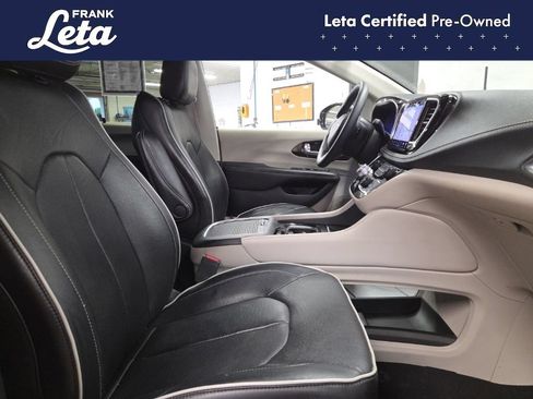 Used 2023 Chrysler Pacifica Limited FWD image 20
