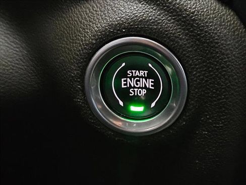 Used 2020 GMC Sierra 1500 SLT image 14