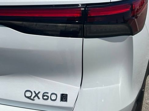 Certified 2026 INFINITI QX60 Luxe w/ Cargo Package AWD/4WD image 33