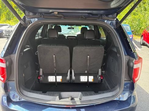 Used 2017 Ford Explorer XLT w/ Equipment Group 202A AWD/4WD image 14