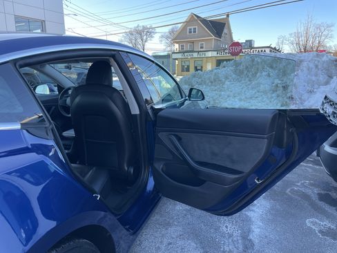 Used 2020 Tesla Model 3 Long Range image 17