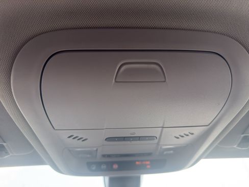 Used 2018 Chevrolet Equinox LT AWD/4WD image 23