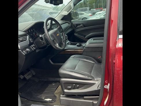 Used 2018 Chevrolet Suburban LT w/ Texas Edition Package RWD image 9