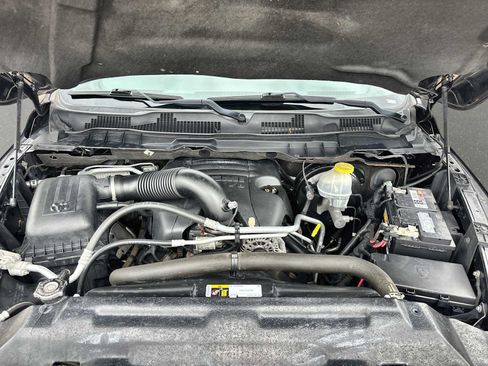 Used 2018 RAM 1500 Express w/ Black Ram 1500 Express Group AWD/4WD image 14