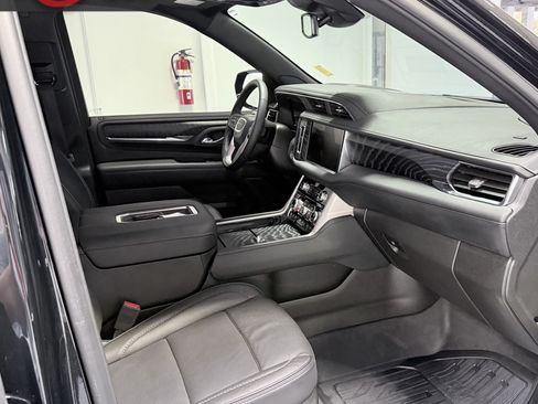 Used 2024 GMC Yukon XL Denali w/ LPO, Floor Liner Package RWD image 17
