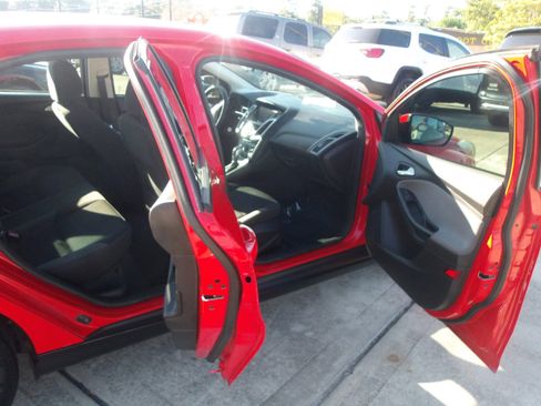 Used 2013 Ford Focus SE image 6