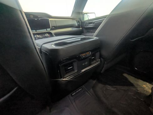Used 2023 GMC Sierra 1500 AT4 w/ AT4 Premium Package image 8