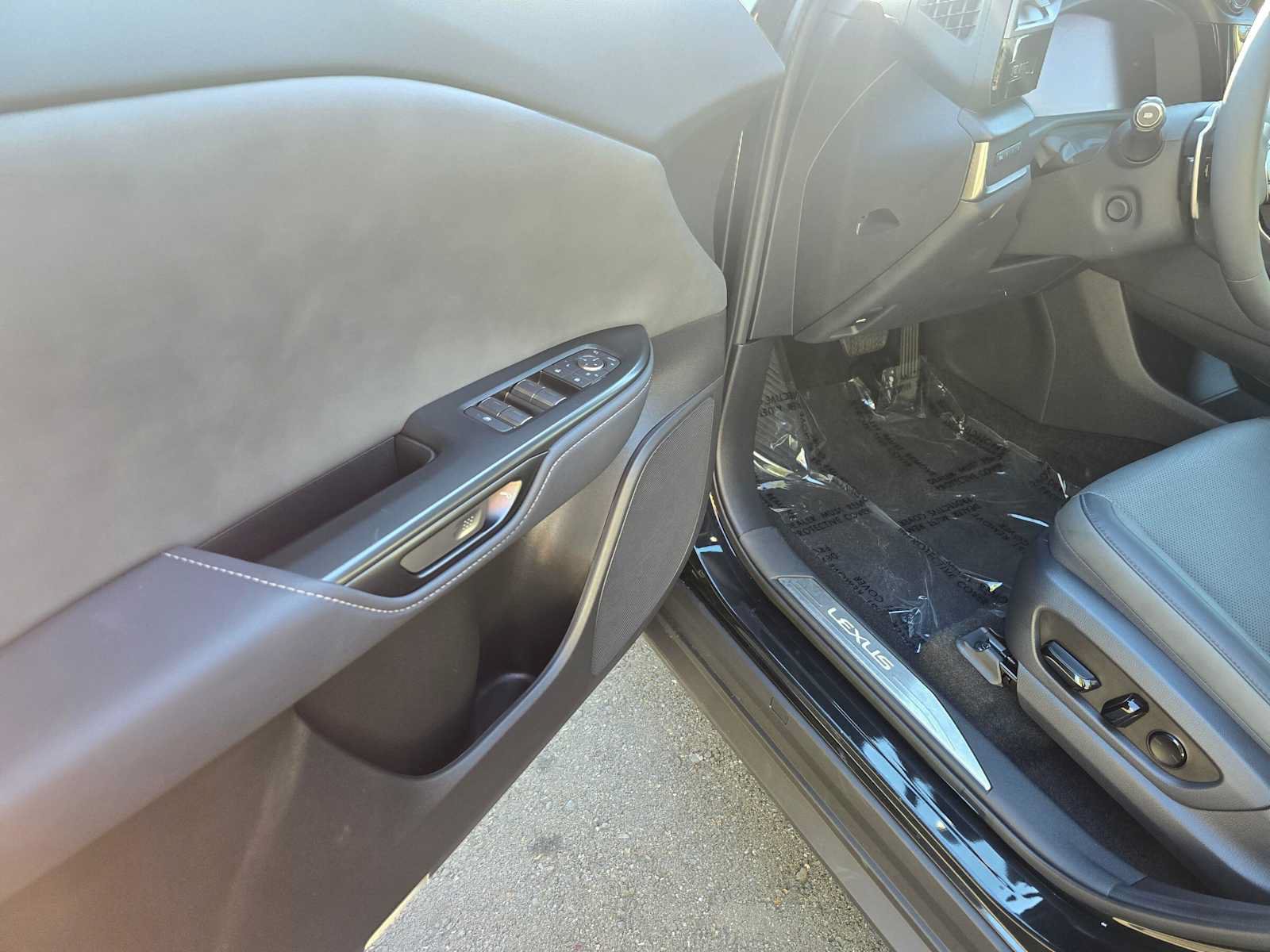 Certified 2026 Lexus RZ 350e 2WD image 22