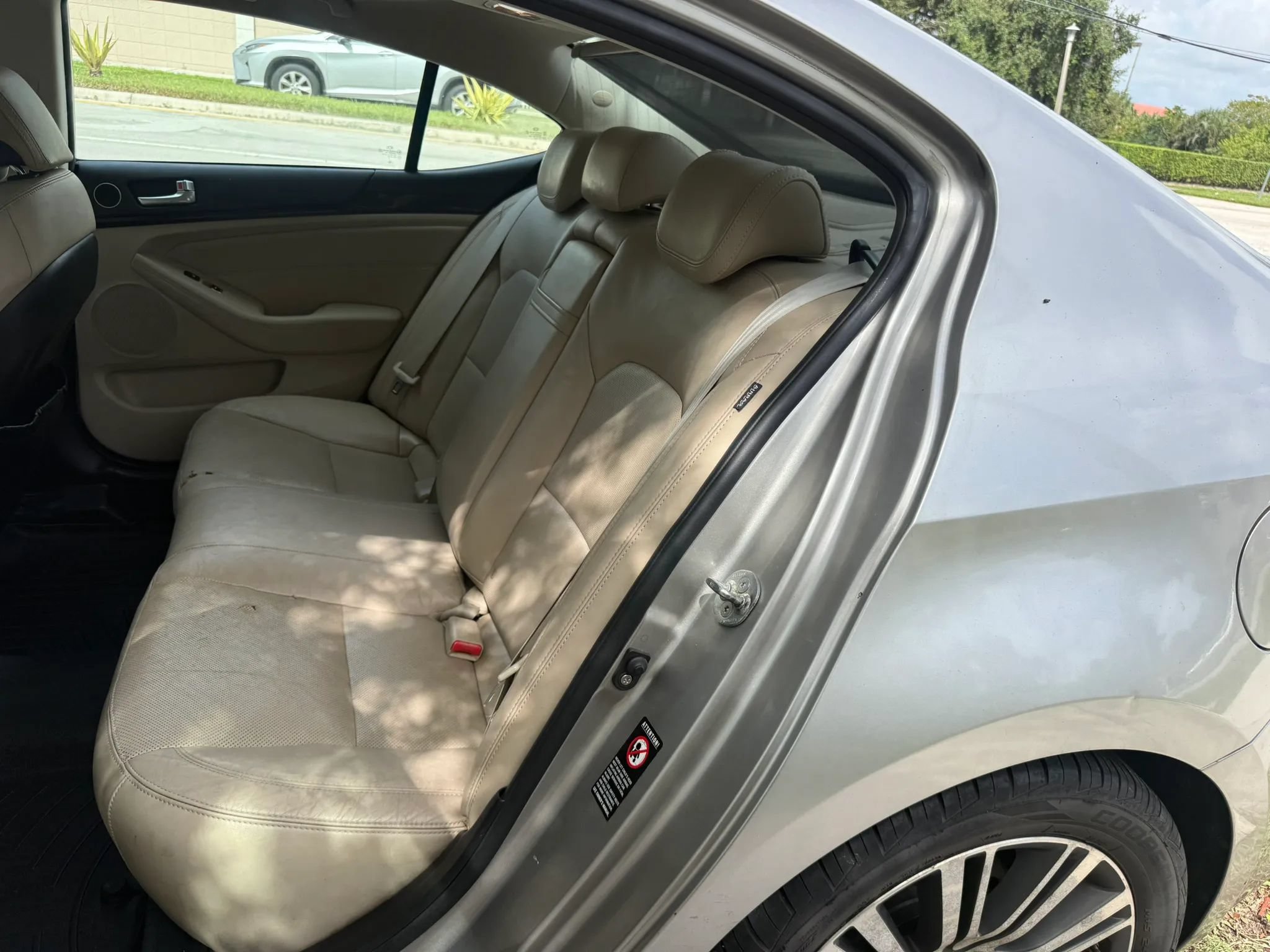 Used 2014 Kia Cadenza Premium w/ Luxury Package FWD image 5