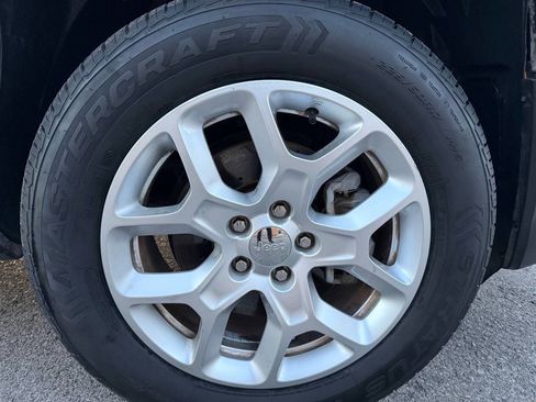 Used 2016 Jeep Renegade Latitude w/ Cold Weather Group image 33