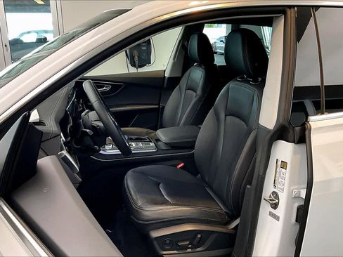 Certified 2023 Audi Q8 Premium w/ Convenience Package AWD/4WD image 8