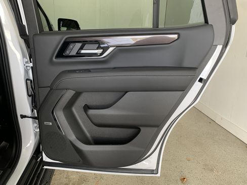 New 2026 GMC Yukon Elevation image 41