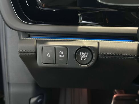 Certified 2025 Porsche Panamera 4 AWD/4WD image 29