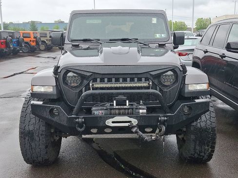Used 2019 Jeep Wrangler Unlimited Sahara w/ Safety Group AWD/4WD image 3
