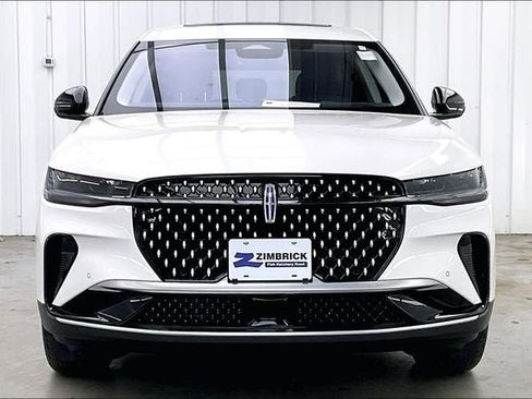 Used 2025 Lincoln Nautilus Premier w/ Equipment Group 102A AWD/4WD image 3