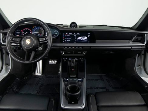 Certified 2022 Porsche 911 Targa 4S AWD/4WD image 38