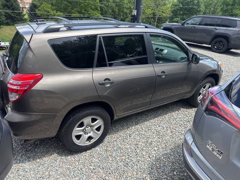 Used 2011 Toyota RAV4 4WD w/ Base L4 Extra Value Pkg image 7