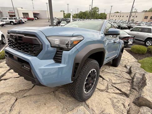 New 2026 Toyota Tacoma TRD Off-Road AWD/4WD image 3