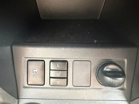 Used 2010 Toyota RAV4 Limited image 16