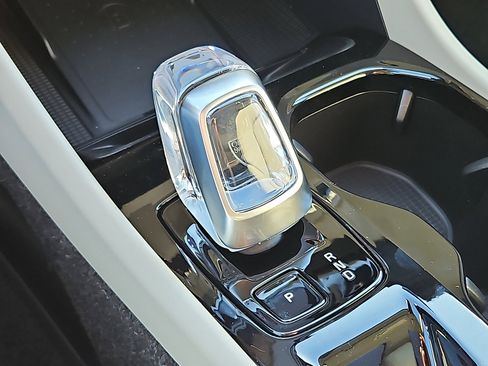 New 2026 Volvo XC40 B5 Ultra w/ Protection Package Premier image 12