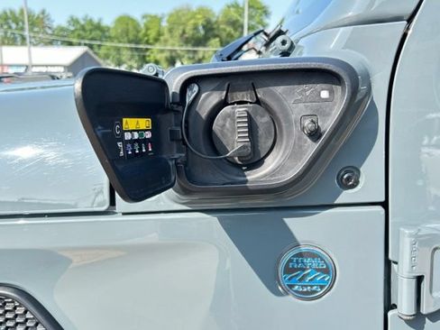 Used 2025 Jeep Wrangler Unlimited Sport S 4xe AWD/4WD image 19
