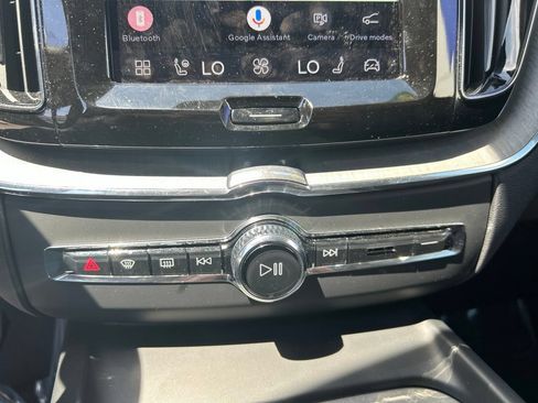 Used 2025 Volvo XC60 B5 Plus AWD/4WD image 22