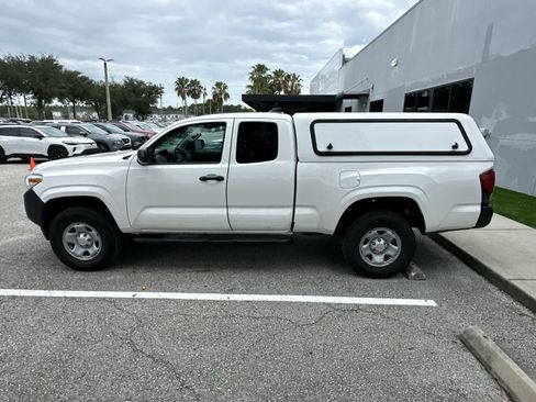 Used 2022 Toyota Tacoma SR RWD image 5