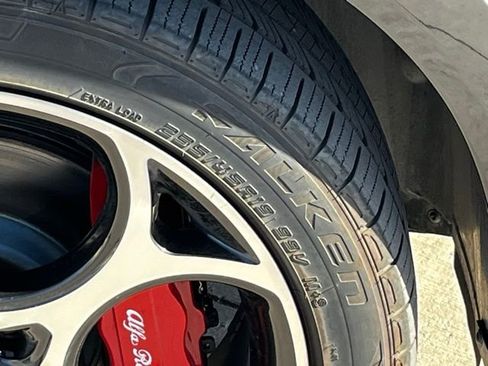 Used 2024 Alfa Romeo Tonale Veloce w/ Premium Interior Package image 10