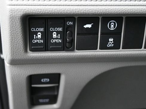 Used 2023 Honda Odyssey EX-L image 6