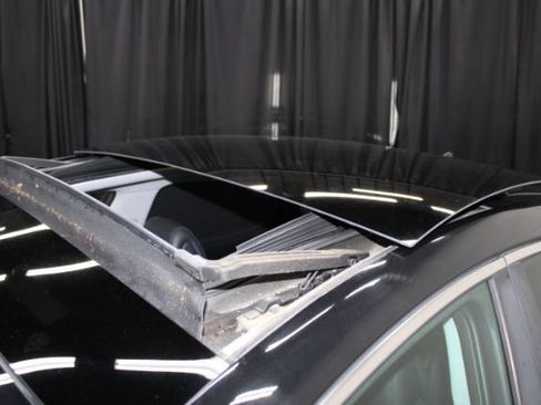 Used 2013 Hyundai Azera Limited w/ Technology Pkg image 8