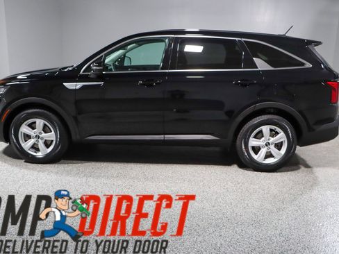 Used 2021 Kia Sorento LX image 10