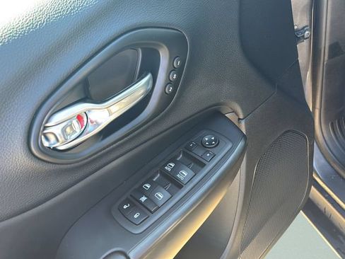 Used 2021 Jeep Cherokee Trailhawk w/ Premium Leather Package AWD/4WD image 25