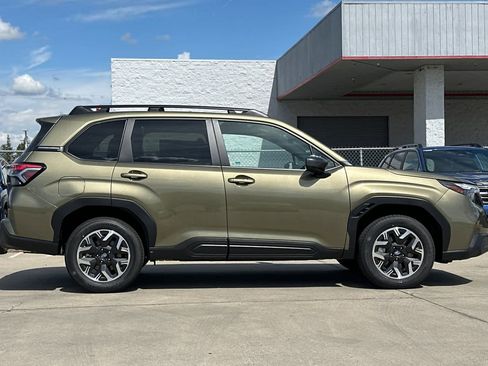 New 2026 Subaru Forester Premium AWD/4WD image 2
