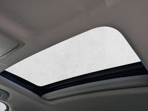 Used 2017 Honda CR-V Touring image 15