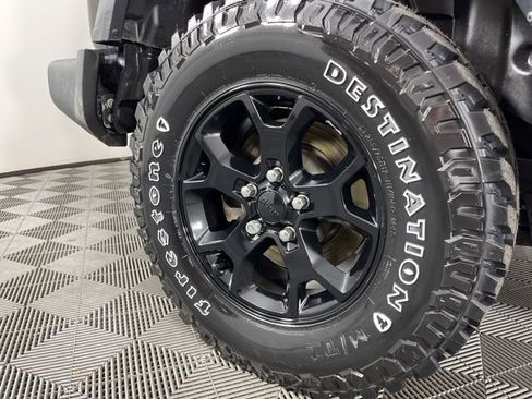 Used 2023 Jeep Wrangler Willys image 15